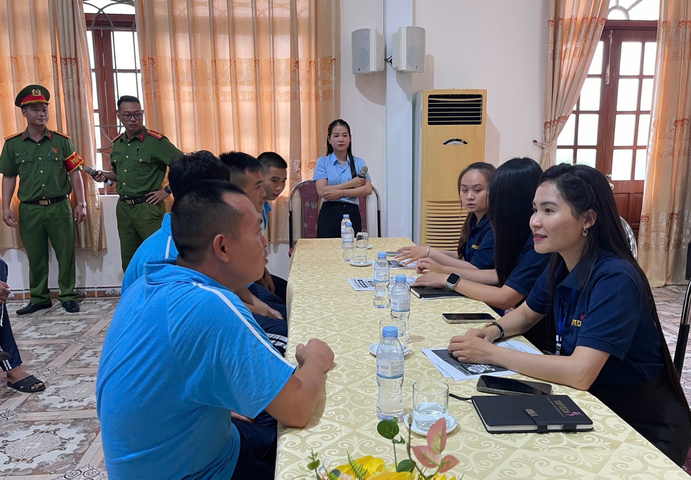 Cơ sở cai nghiện ma túy số 1 tiếp xúc và tư vấn hướng nghiệp cho các học viên chuẩn bị tái hòa nhập cộng đồng